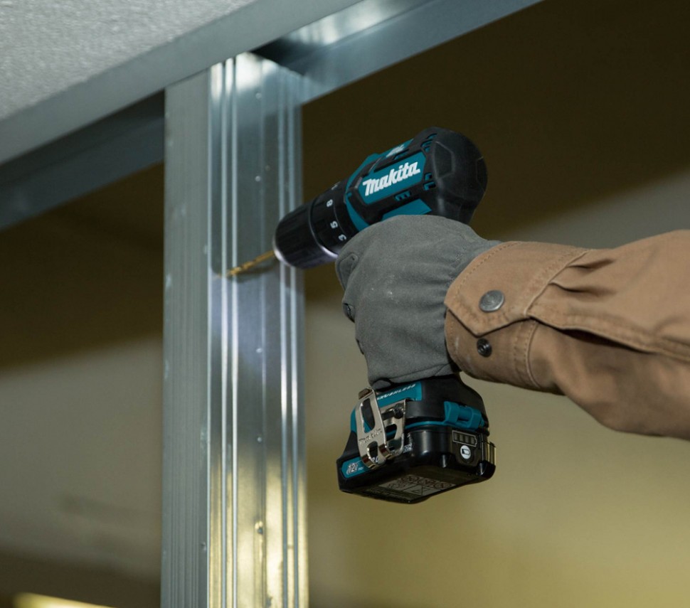 Аккумуляторная дрель-шуруповерт Makita DF331DWAX2 Аккумуляторная дрель-шуруповерт Makita DF331DWAX2