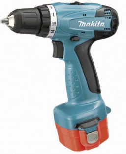 Аккумуляторная дрель-шуруповерт Makita 6281DWPE Аккумуляторная дрель-шуруповерт Makita 6281DWPE